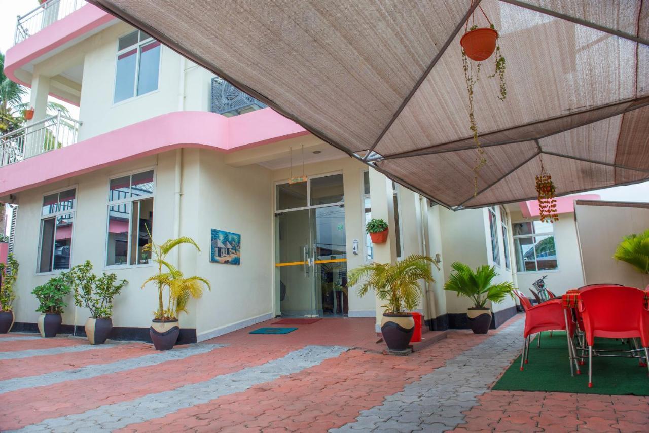 Airport Transit Lodges Dar es Salaam Esterno foto